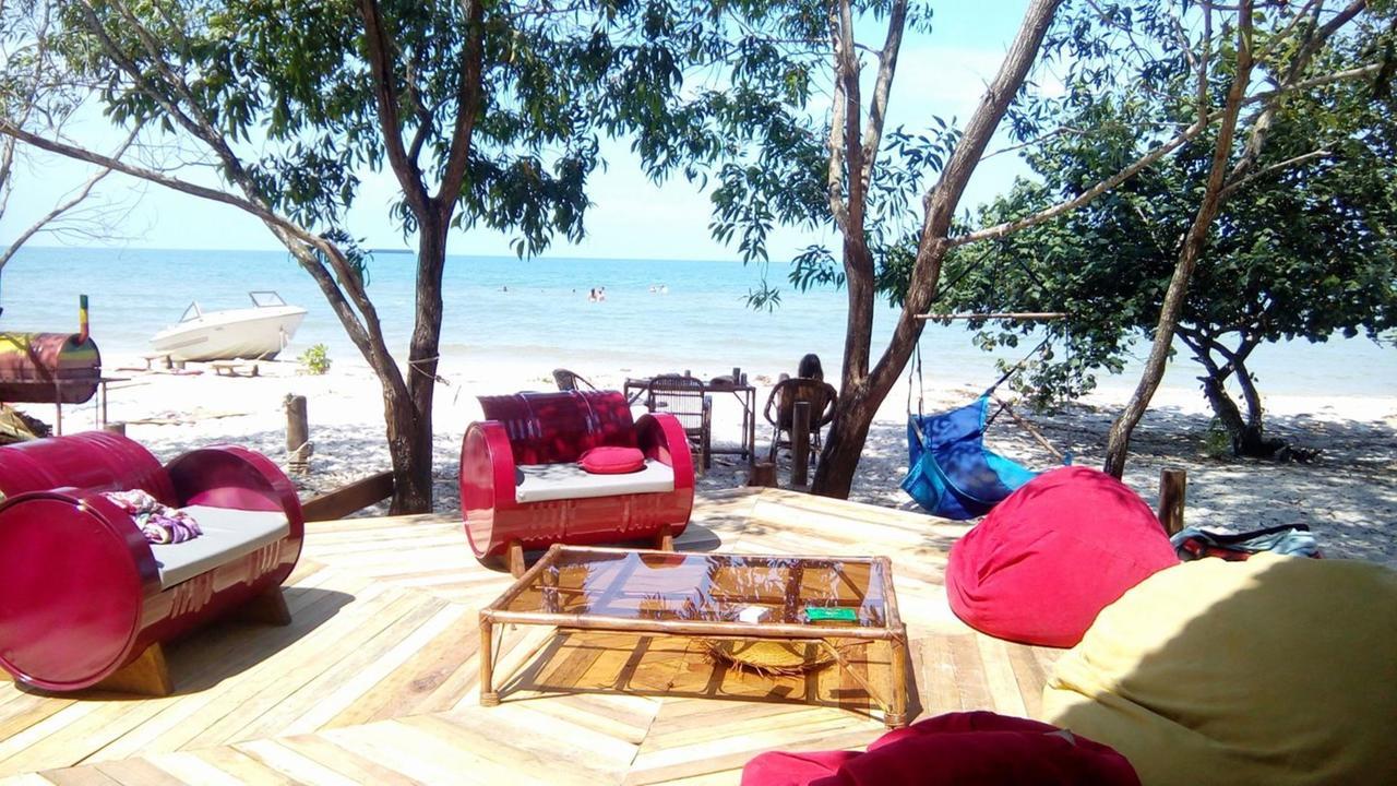 The Boarding House Hotel Sihanoukville Exterior photo