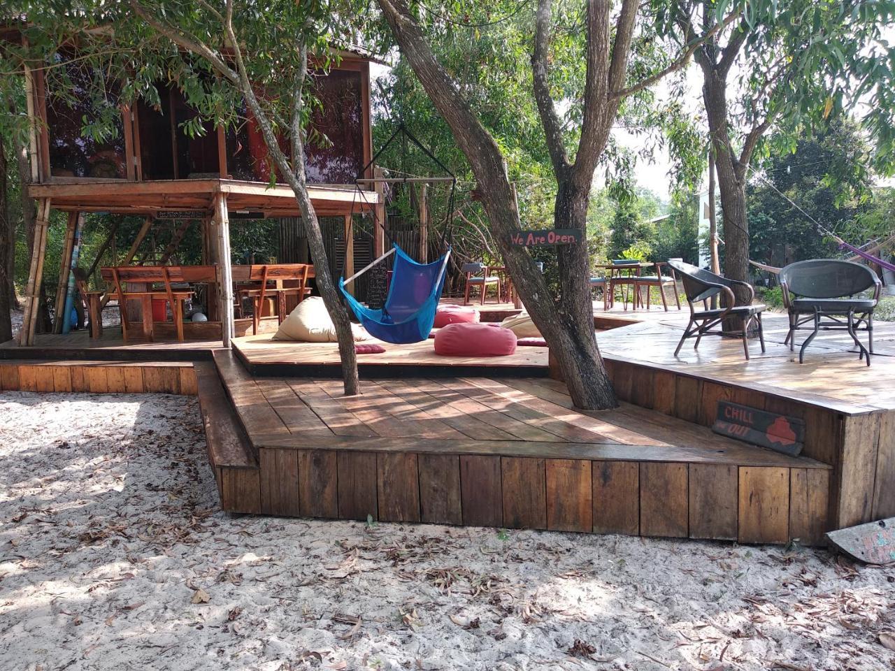 The Boarding House Hotel Sihanoukville Exterior photo